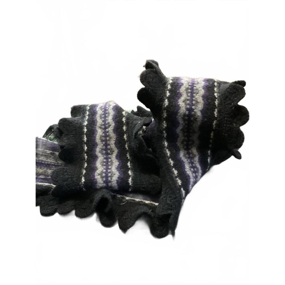Lauren Ralph Lauren Cozy Lambswool Knit Scarf with Ruffled Edges (Black, Purple)